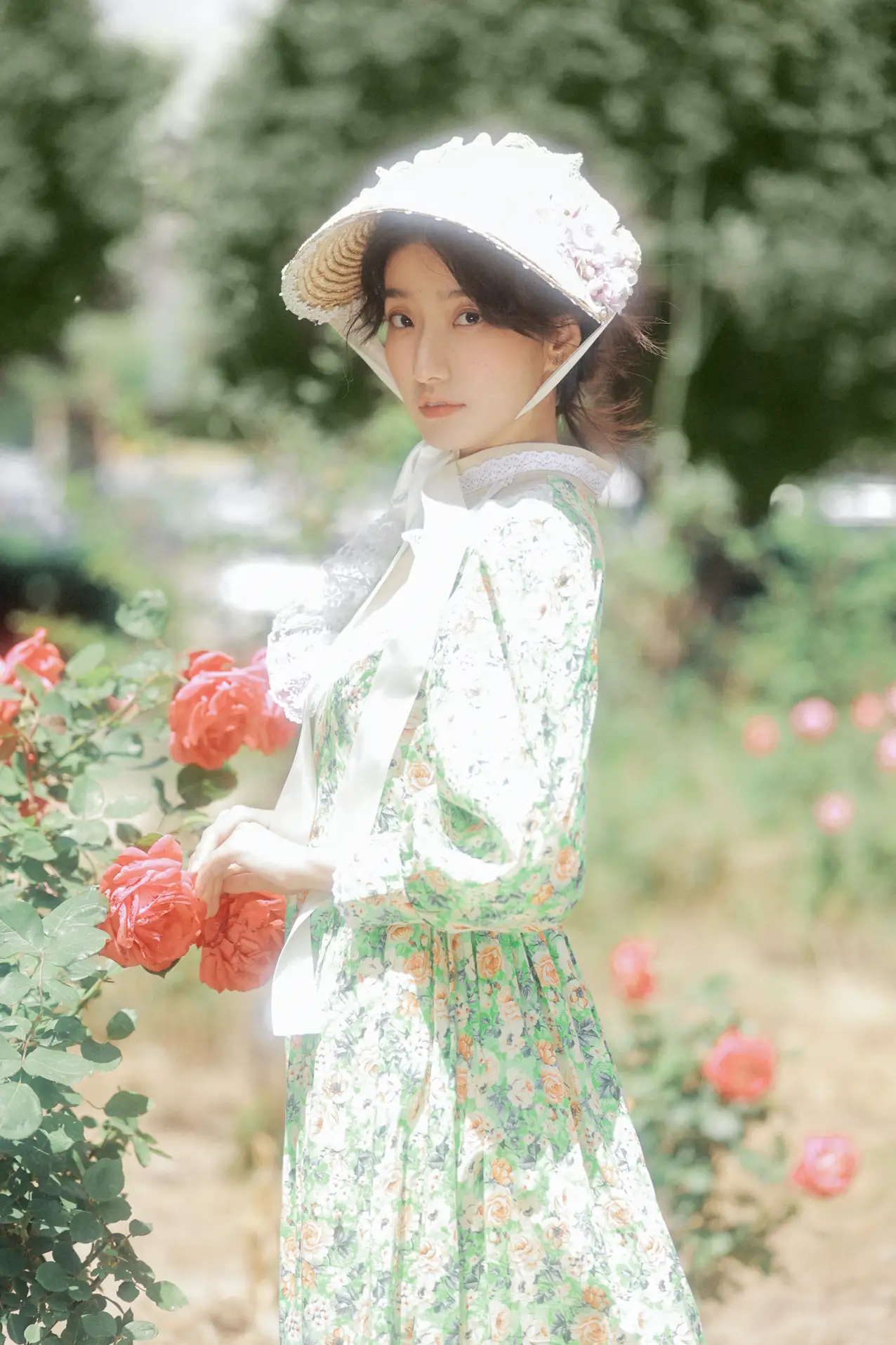 [YITUYU] 2022.08.30 Vol.1831 – Alice’s Back Garden Xiaomeng loves eating meat xm#[20P]-1