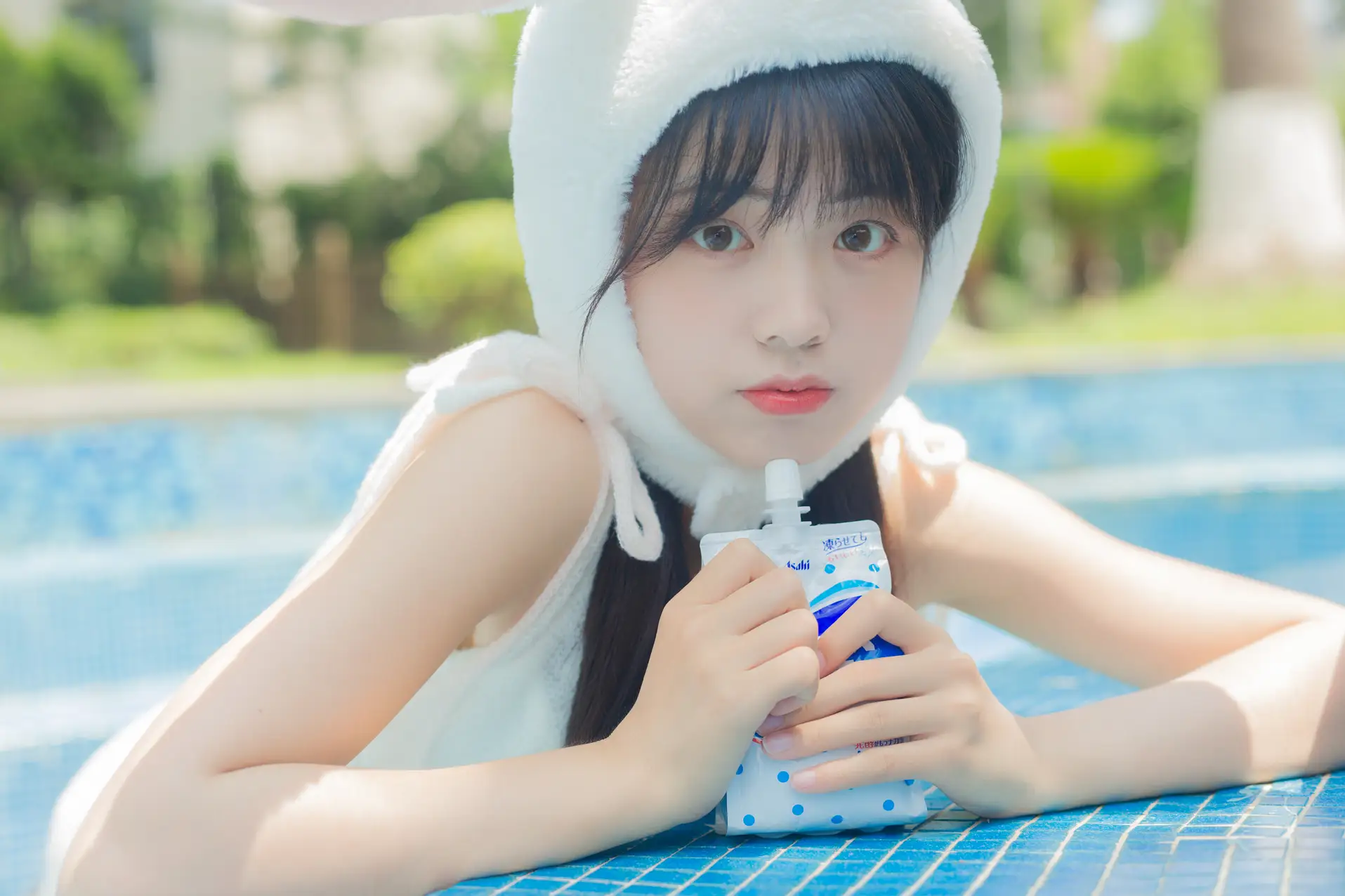 [YITUYU] 2022.07.09 Vol.1429 – Rabbit in the Summer Pool Cute bubbles#[36P]-1