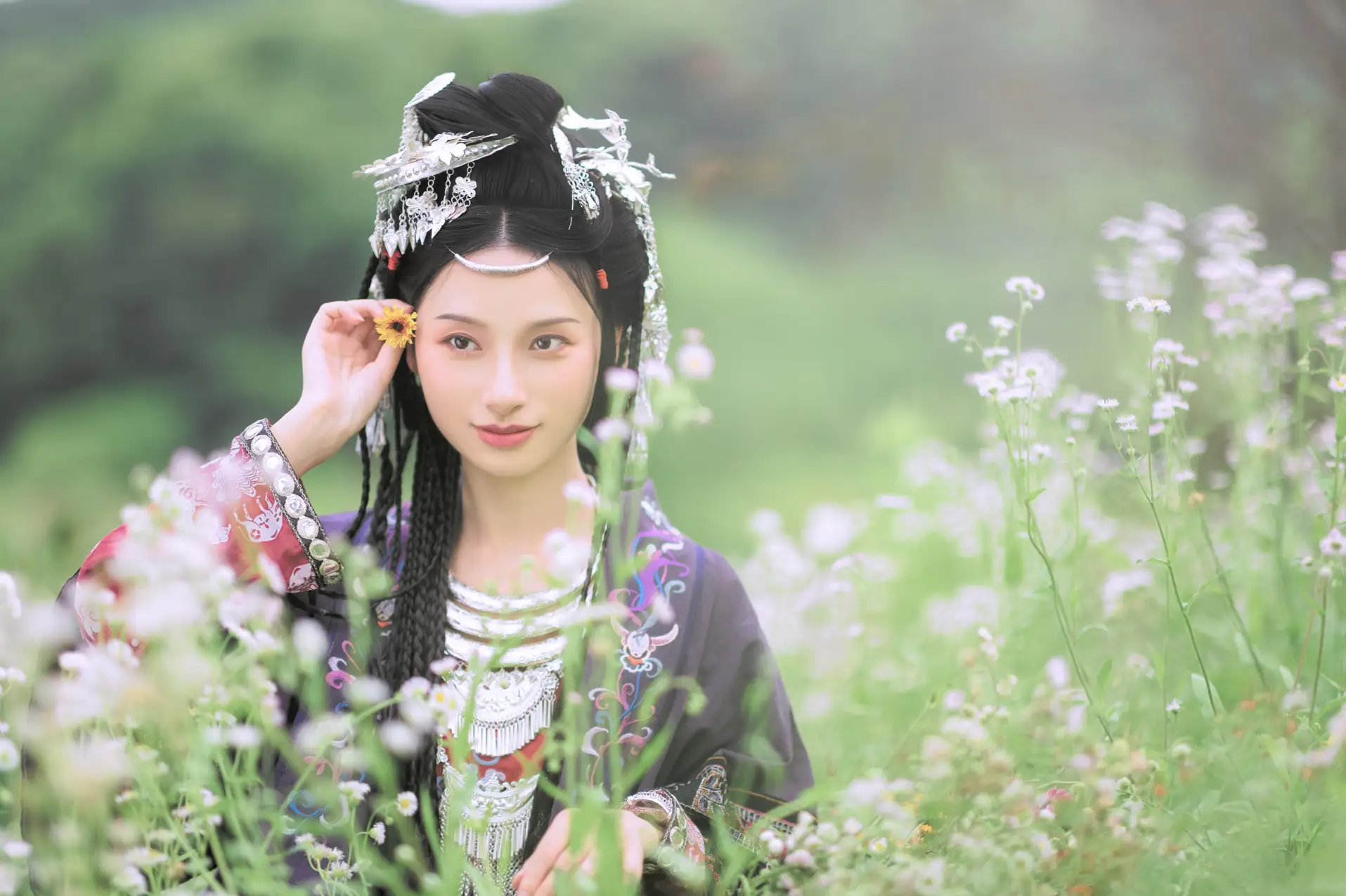 [YITUYU] 2022.08.23 Vol.1774 – Miao girl little demon with eyes#[42P]-1