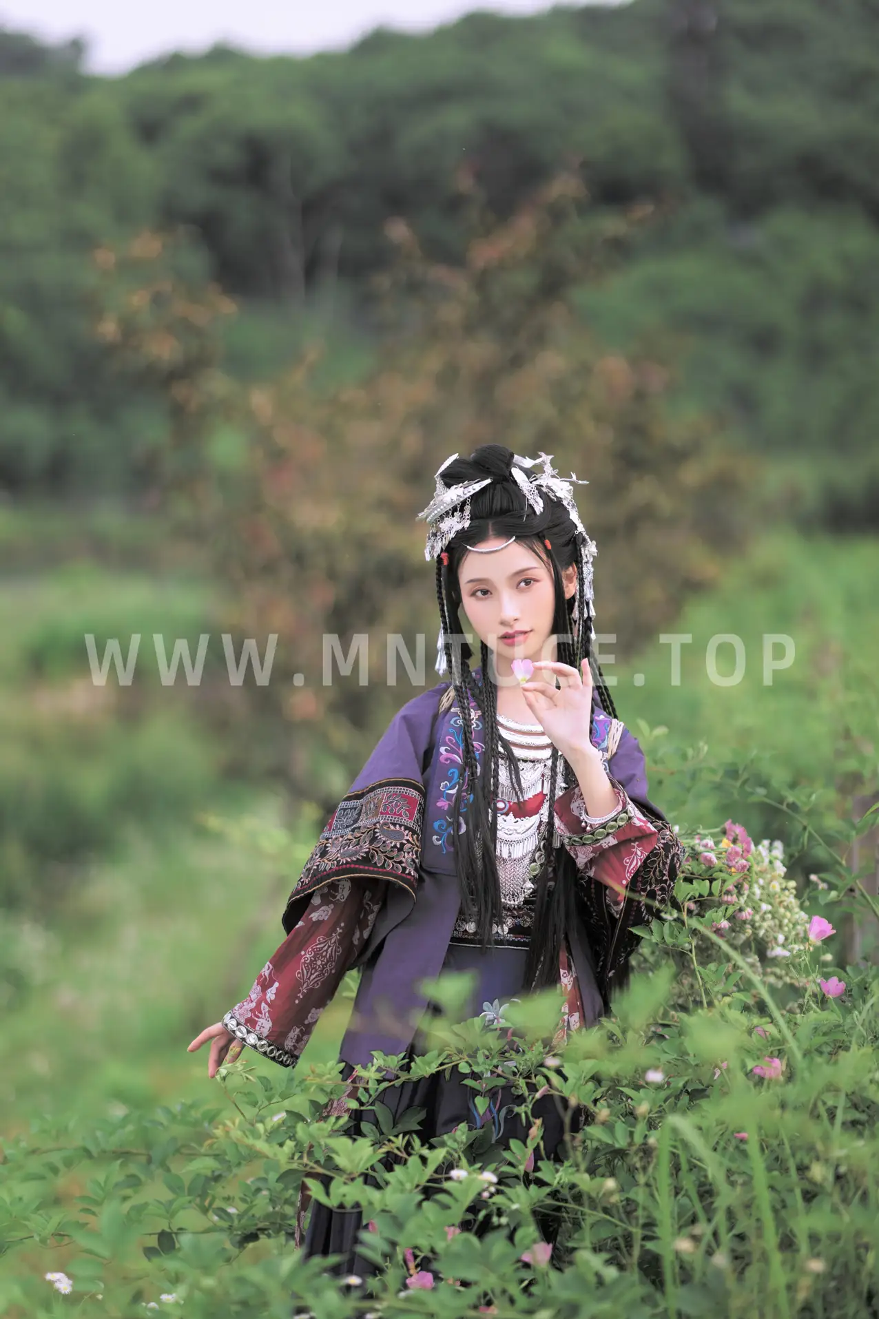 [YITUYU] 2022.08.23 Vol.1774 – Miao girl little demon with eyes#[42P]-6