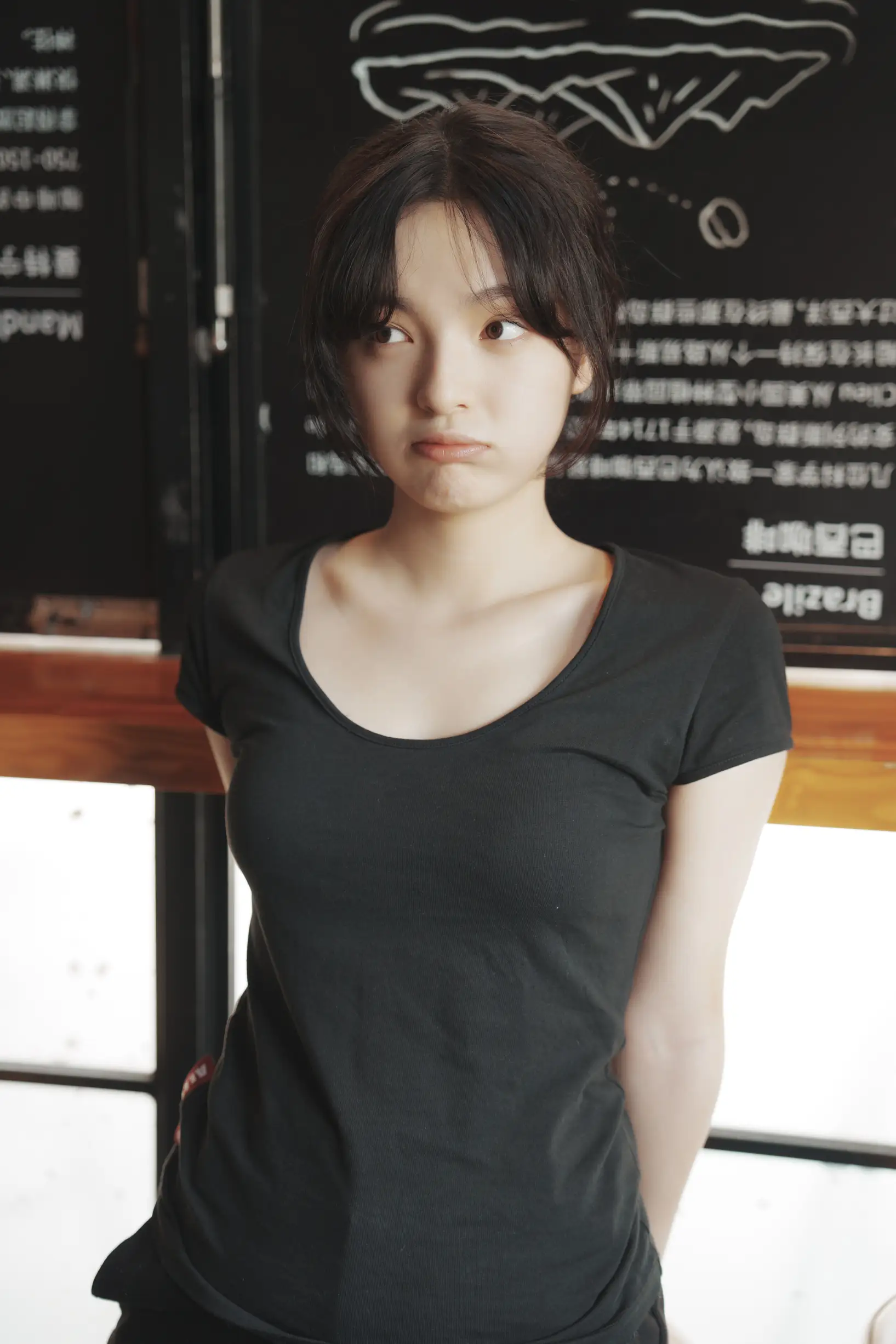 [YITUYU] 2022.09.11 Vol.1924 – The girl without makeup in the coffee house dudu#[32P]-4