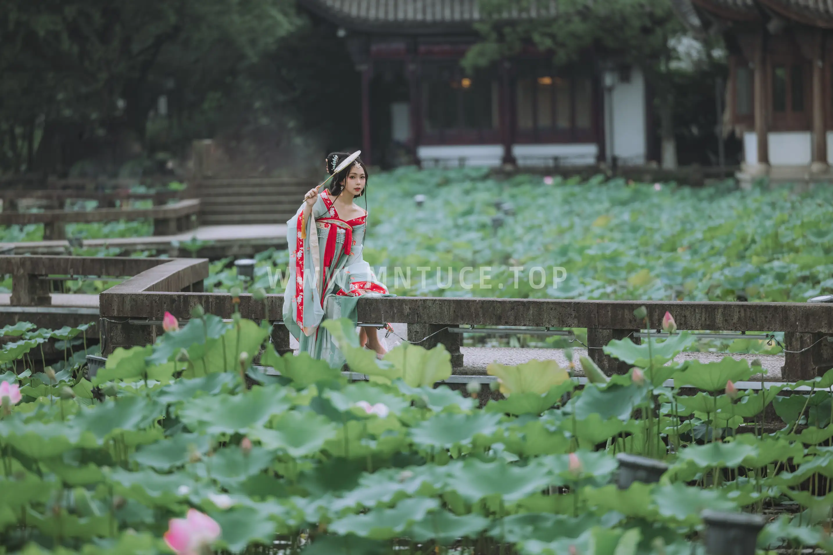 [YITUYU] 2022.08.13 Vol.1692 – Wind Load Lift Ink and red dust#[22P]-8