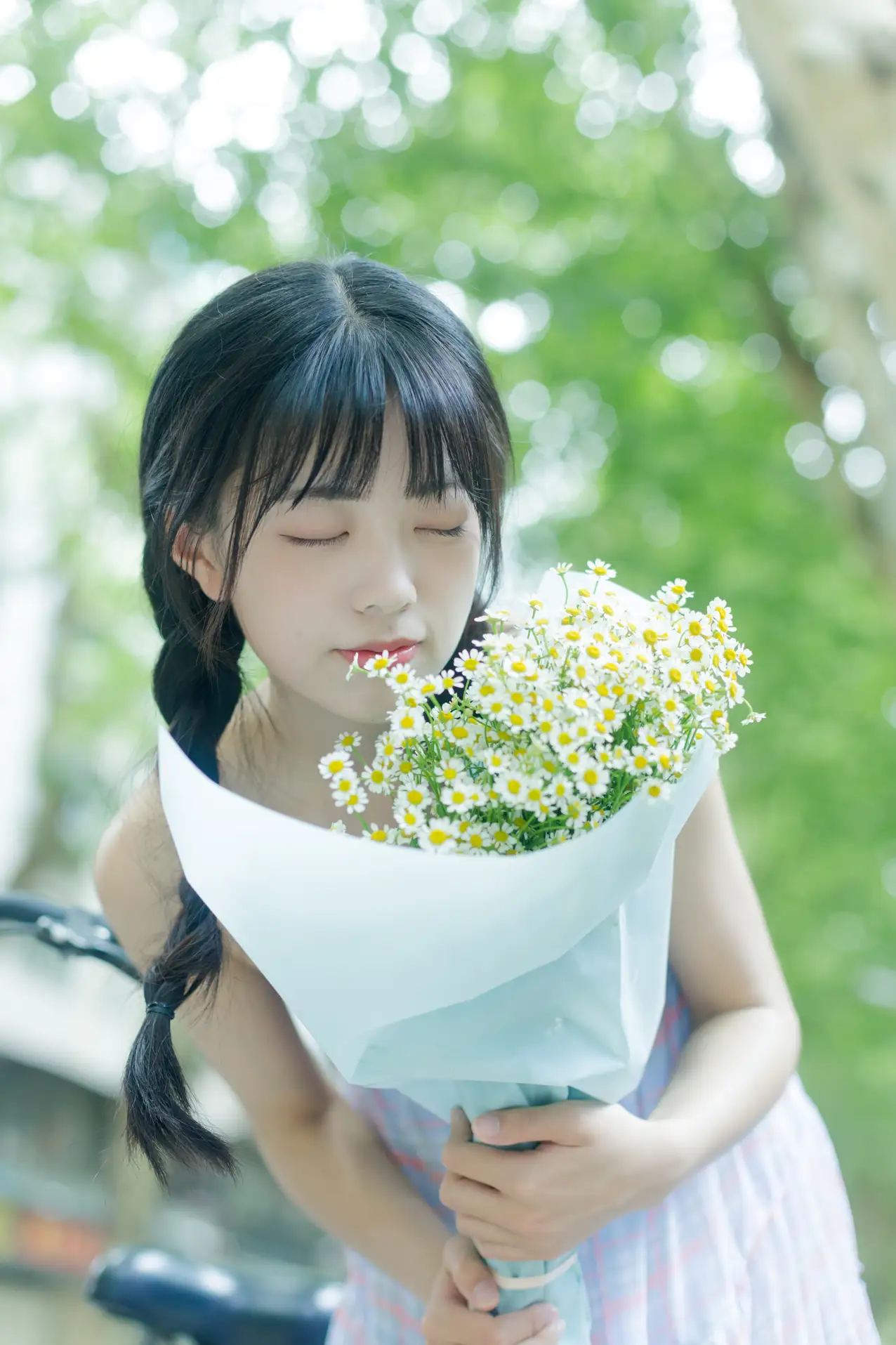 [YITUYU] 2022.08.12 Vol.1688 – Summer is the smell of chamomile Cute bubbles#[33P]-3