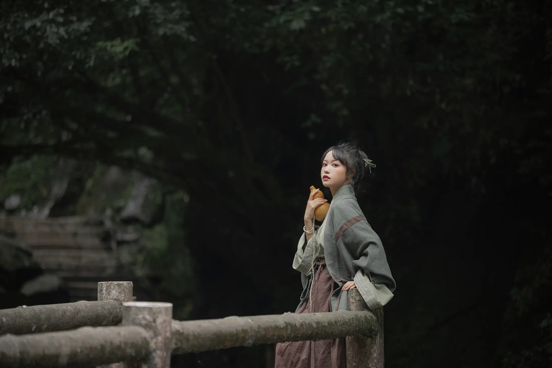 [YITUYU] 2022.08.13 Vol.1695 – Up the Mountain Li Yiyi#[38P]-3