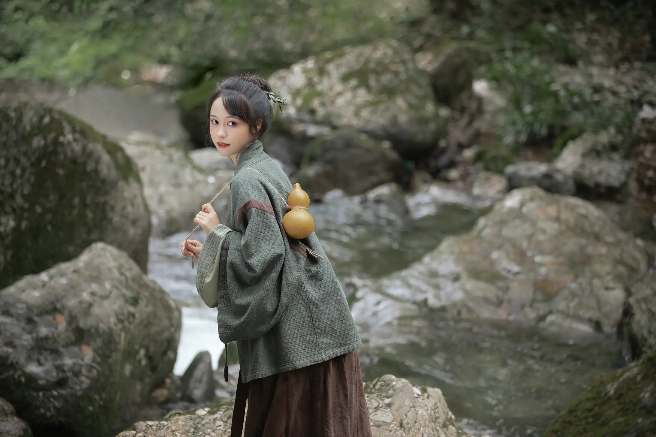 [YITUYU] 2022.08.13 Vol.1695 – Up the Mountain Li Yiyi#[38P]-10