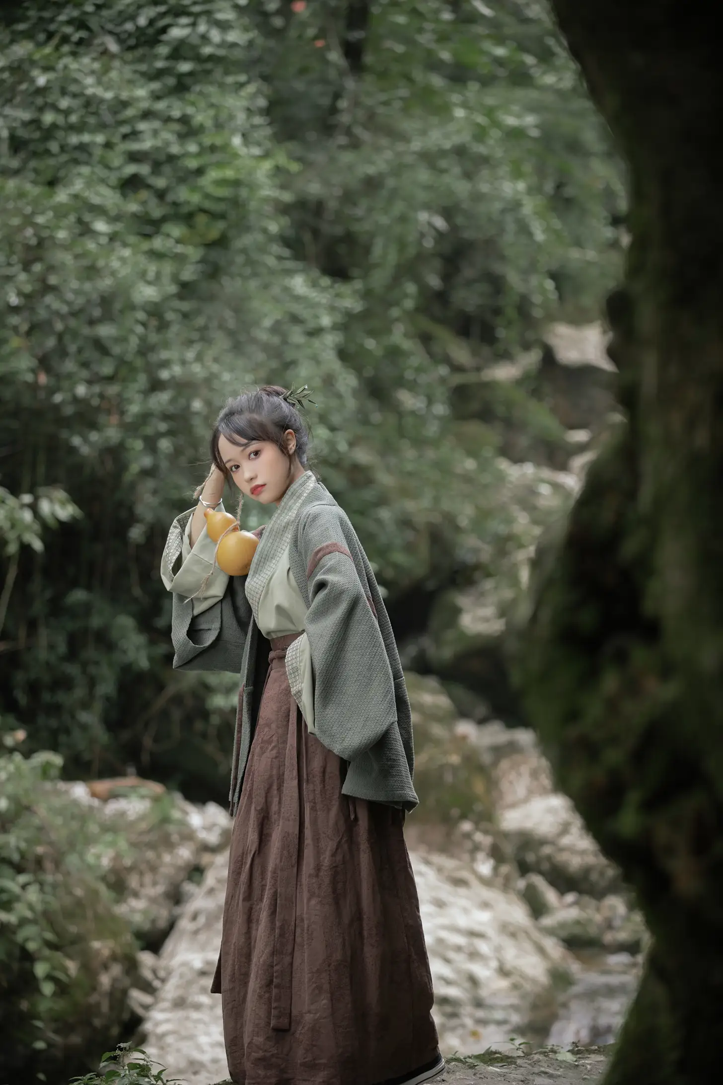 [YITUYU] 2022.08.13 Vol.1695 – Up the Mountain Li Yiyi#[38P]-4