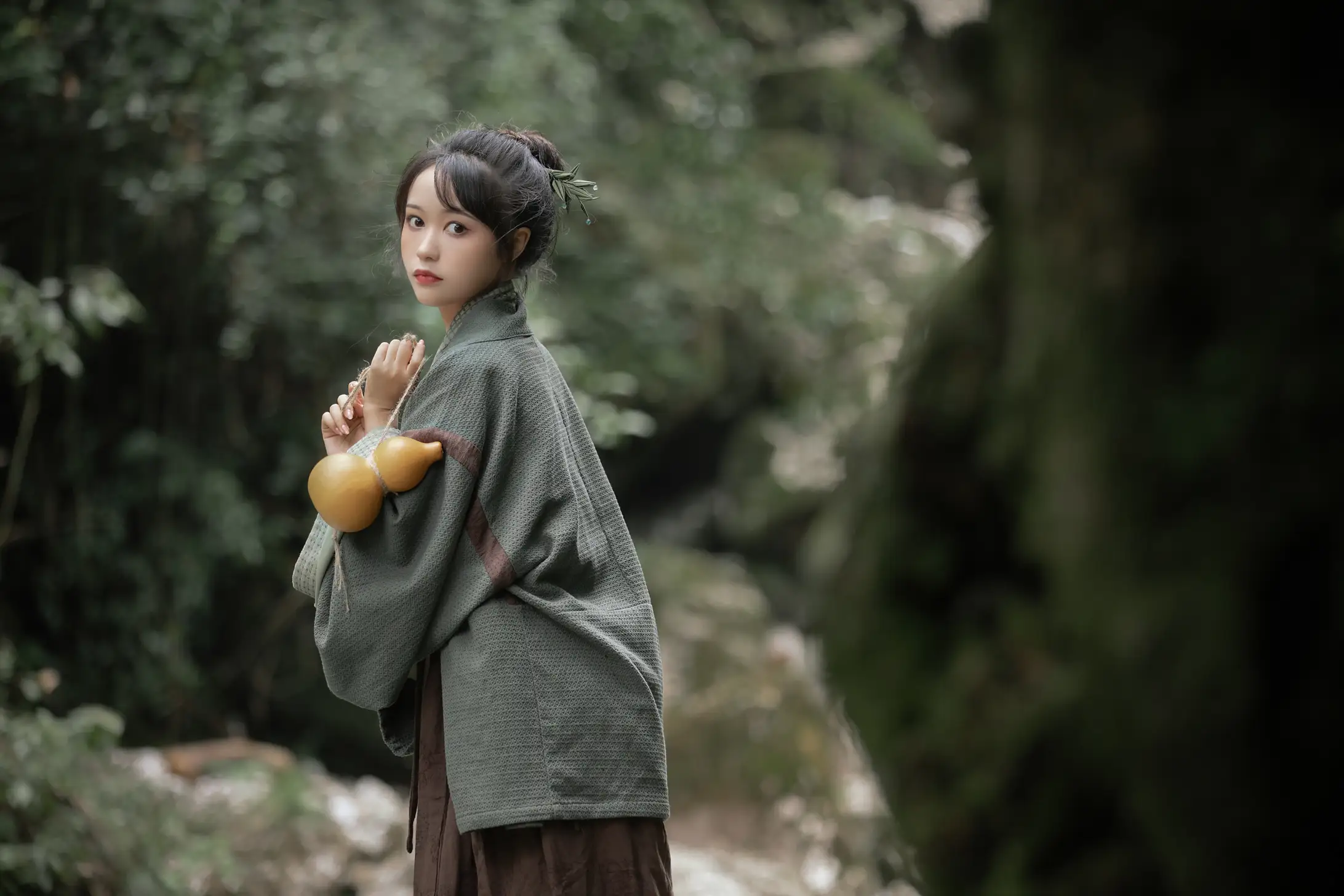 [YITUYU] 2022.08.13 Vol.1695 – Up the Mountain Li Yiyi#[38P]-6