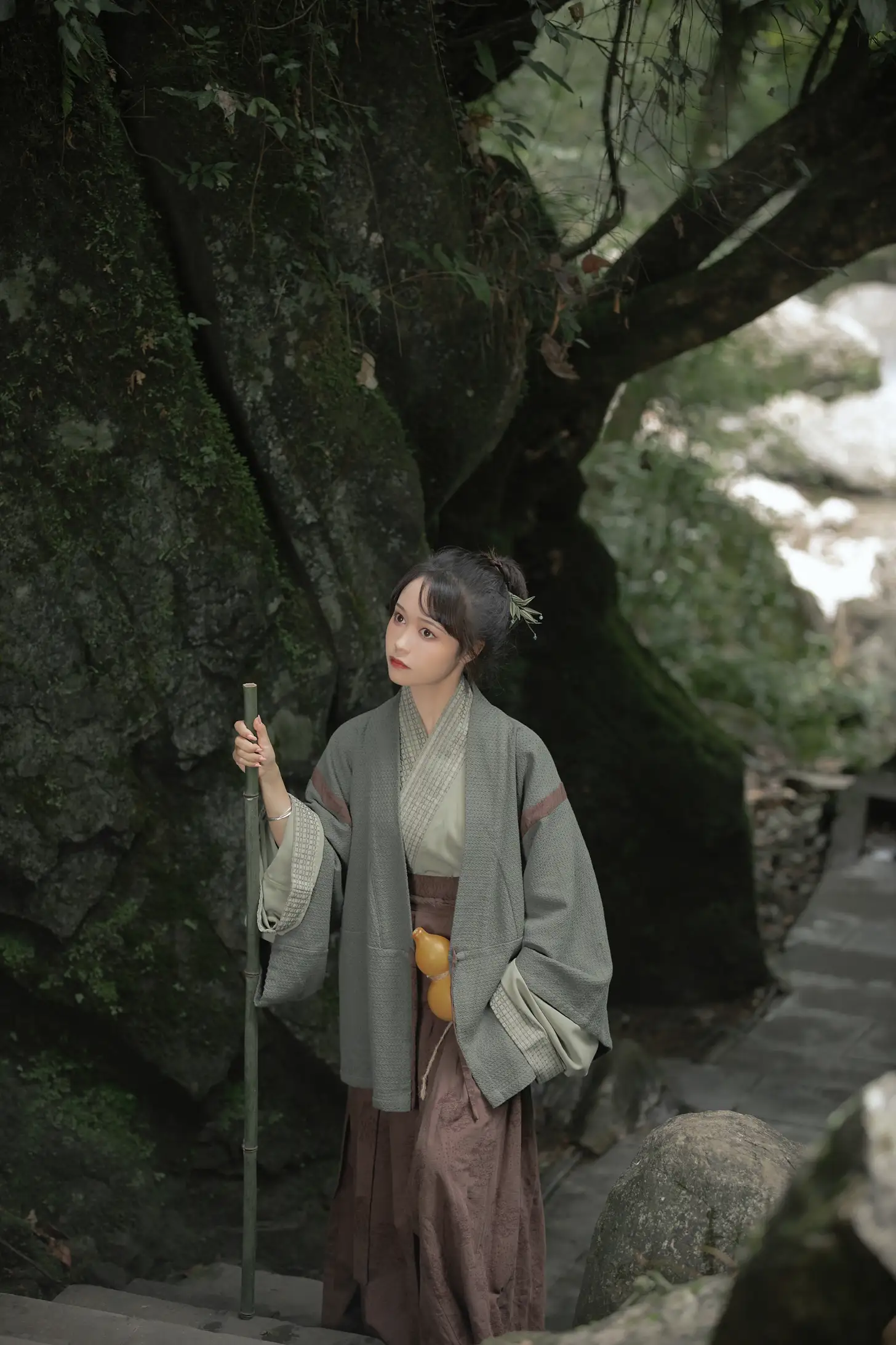 [YITUYU] 2022.08.13 Vol.1695 – Up the Mountain Li Yiyi#[38P]-1