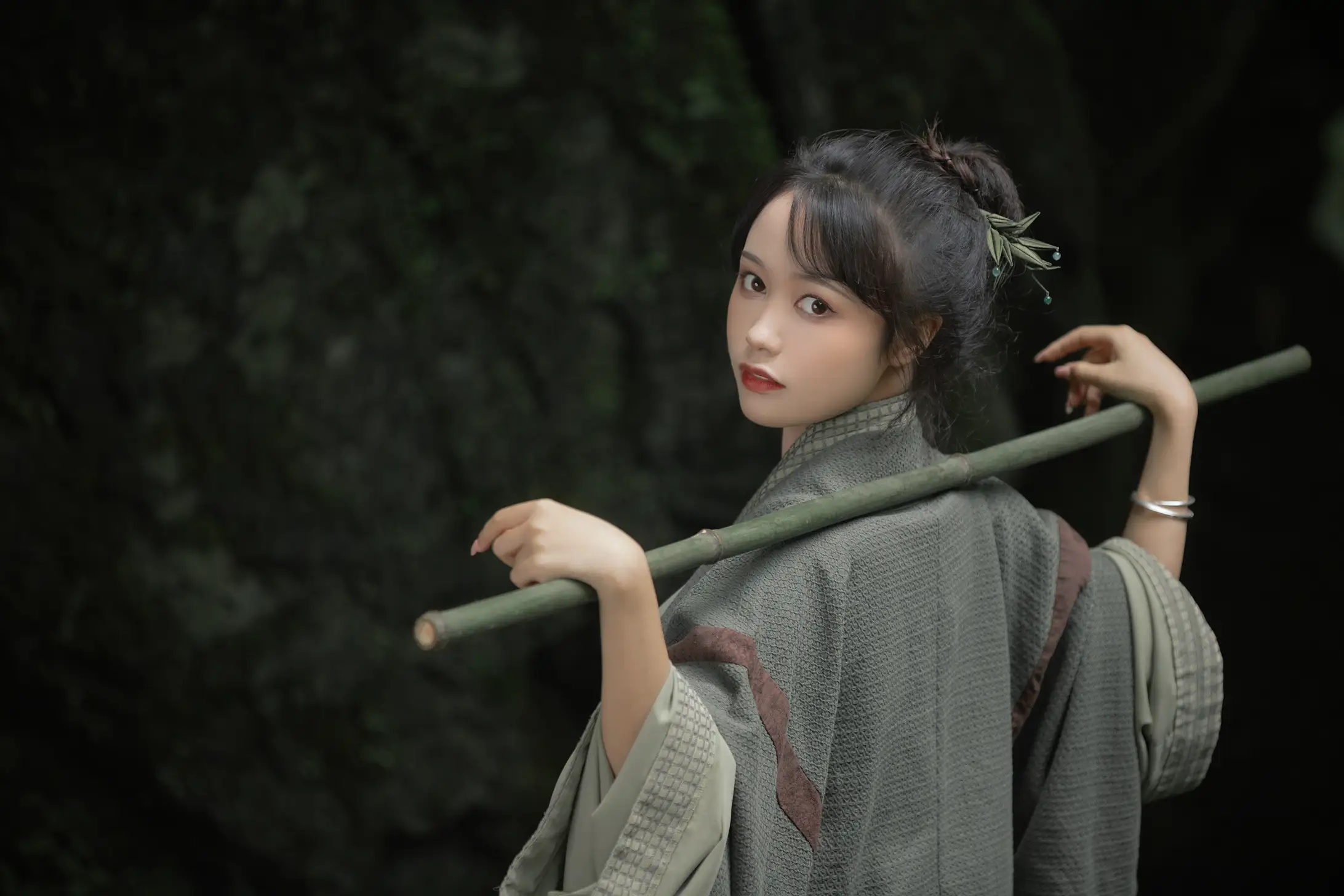 [YITUYU] 2022.08.13 Vol.1695 – Up the Mountain Li Yiyi#[38P]-3