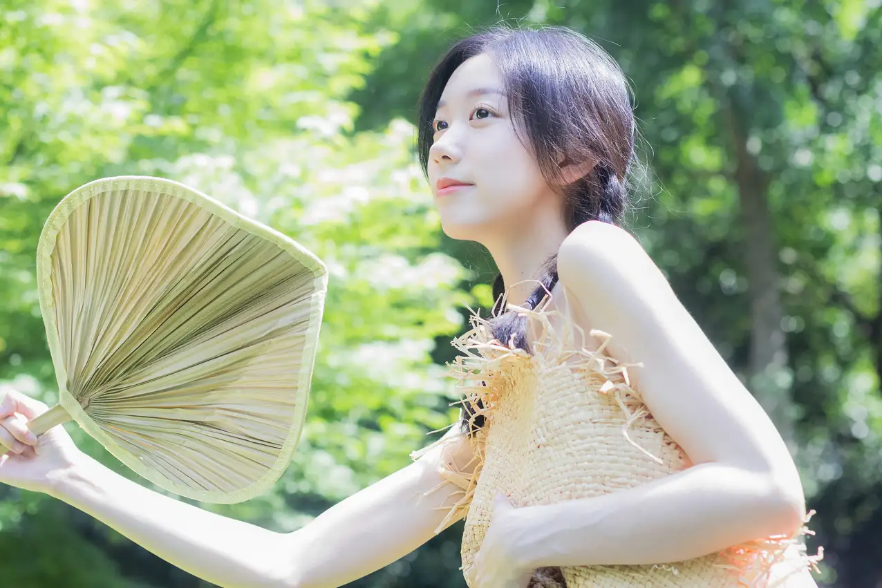 [YITUYU] 2022.07.19 Vol.1520 – The weather is sunny today Cat Feeding Girl Cat Girl-#[42P]-1