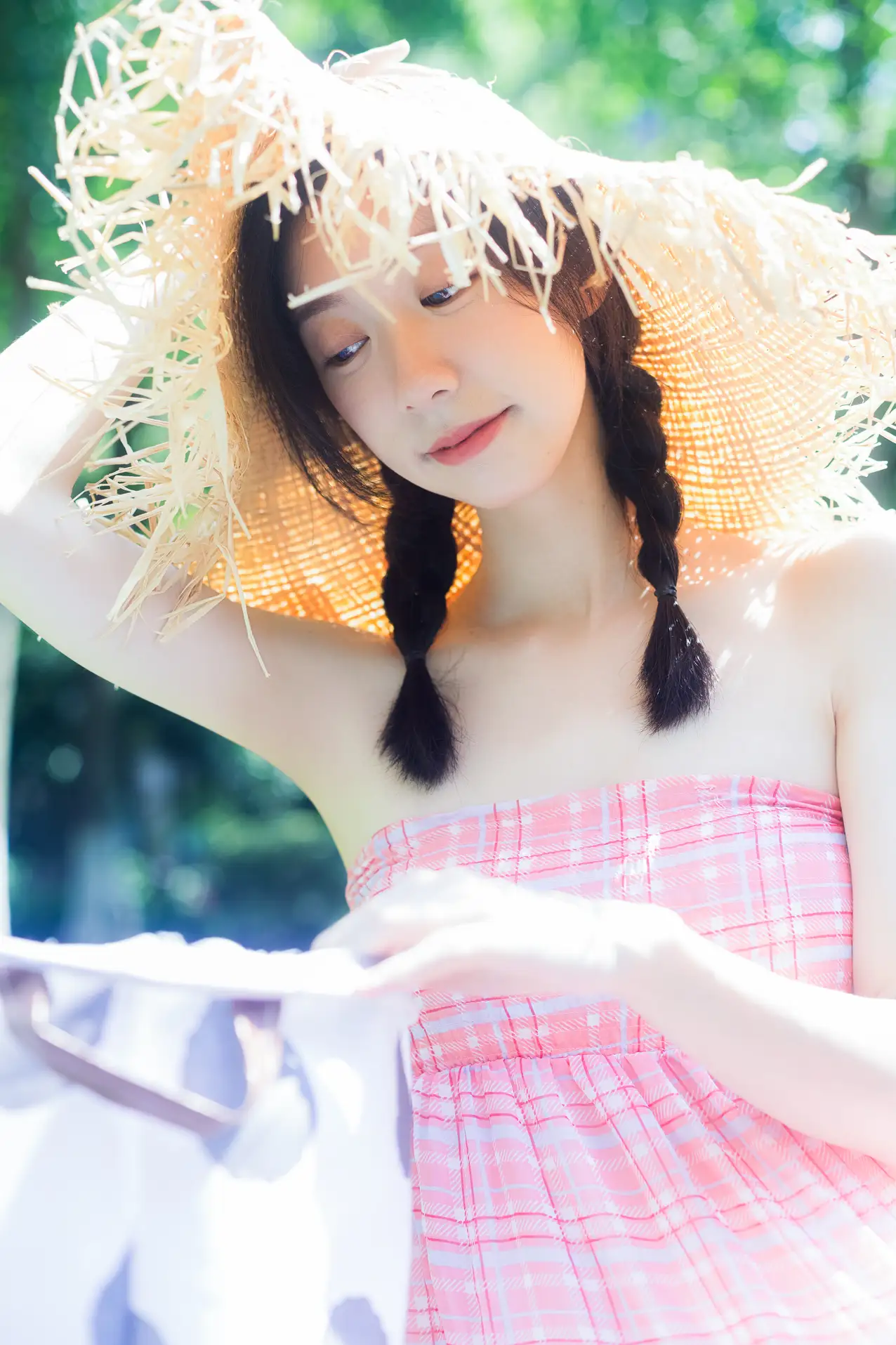[YITUYU] 2022.07.19 Vol.1520 – The weather is sunny today Cat Feeding Girl Cat Girl-#[42P]-4