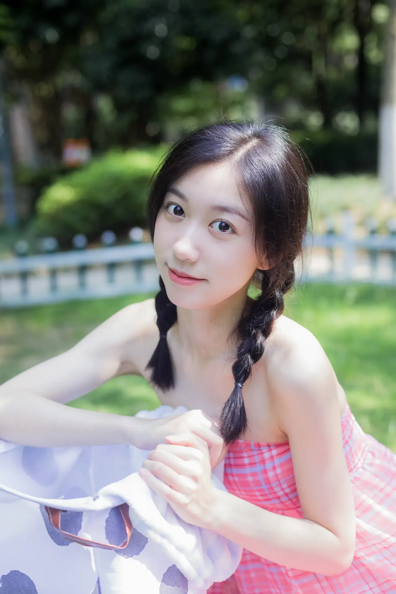 [YITUYU] 2022.07.19 Vol.1520 – The weather is sunny today Cat Feeding Girl Cat Girl-#[42P]-9