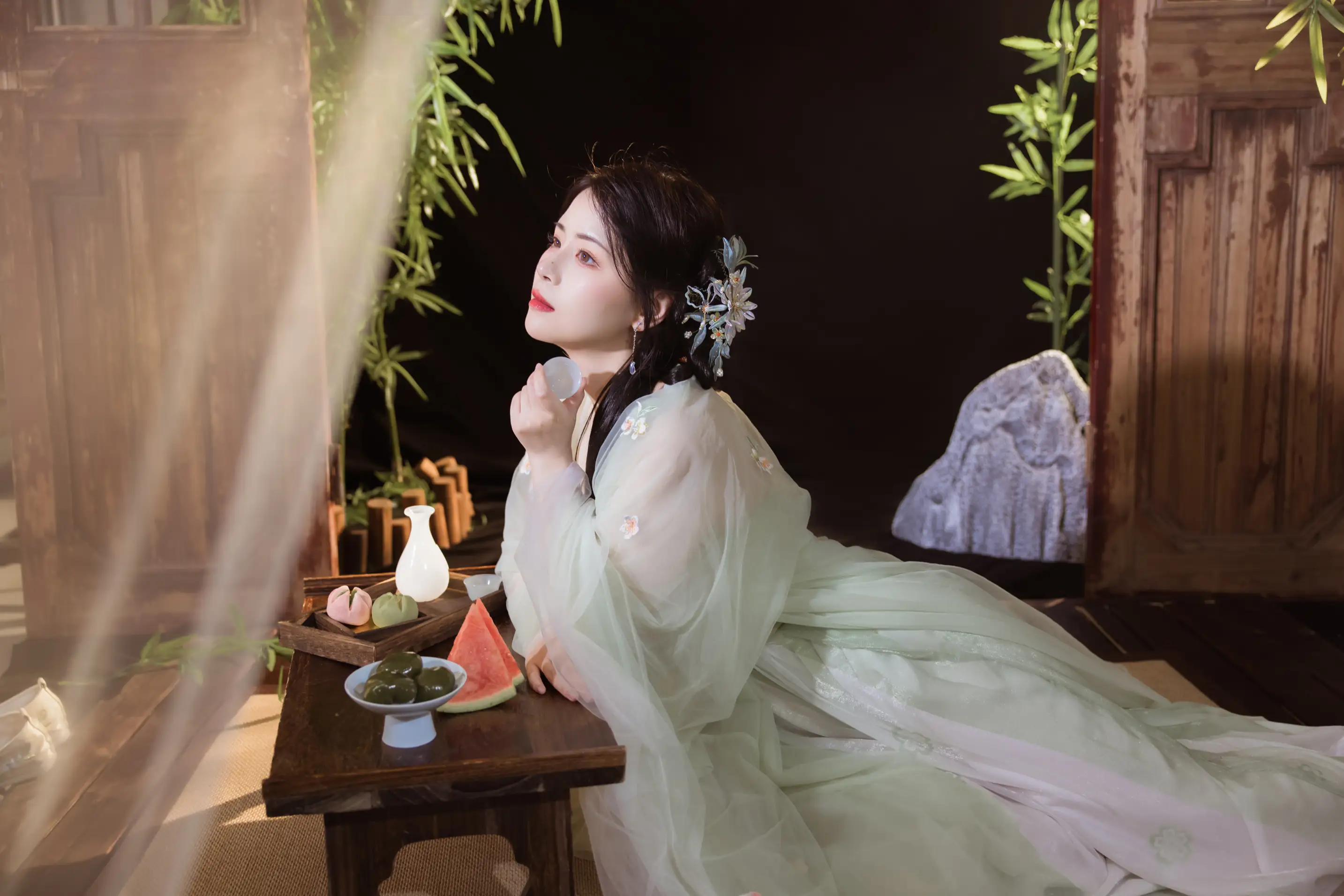 [YITUYU] 2022.08.05 Vol.1632 – Summer Courtyard The young master is not bad__#[22P]-5