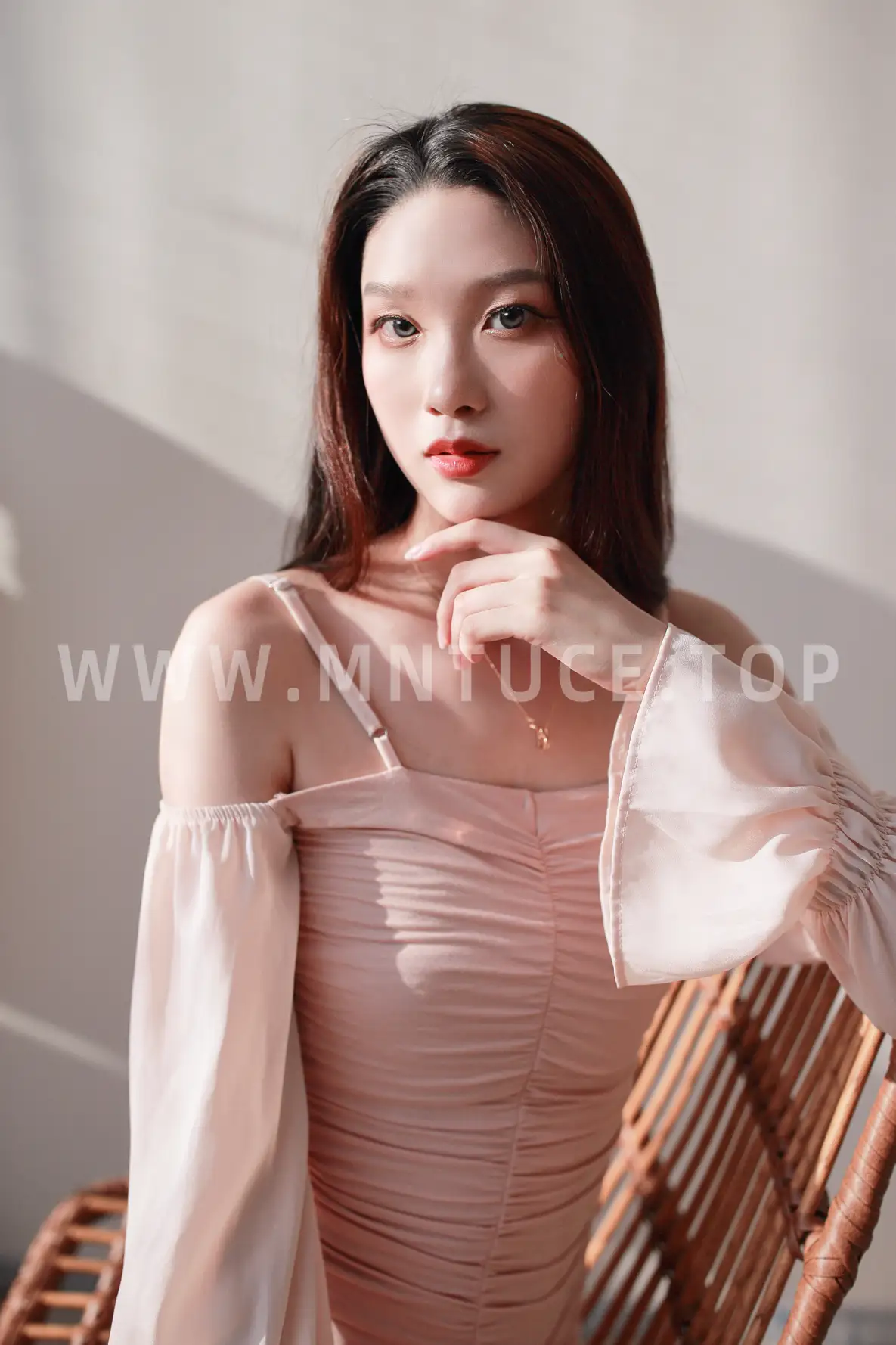 [YITUYU] 2022.09.06 Vol.1880 – Direction of light Xinxin#[22P]-8