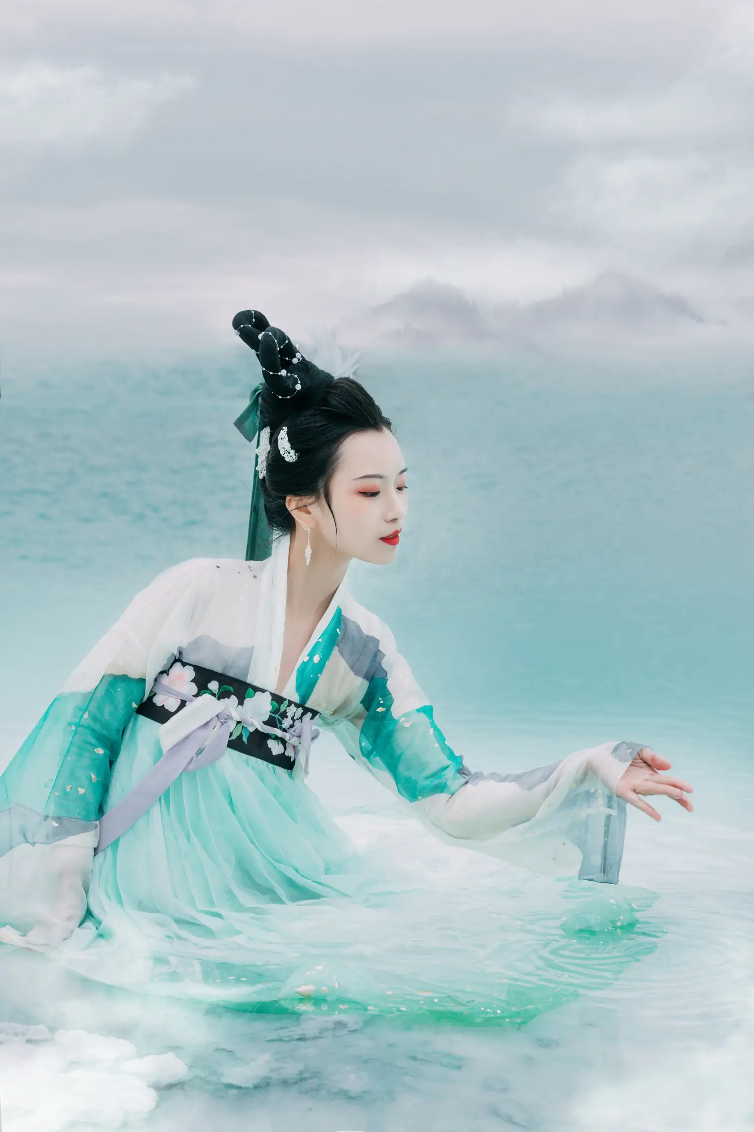 [YITUYU] 2022.08.08 Vol.1652 – Bishuijian Gongsun Ping#[22P]-3