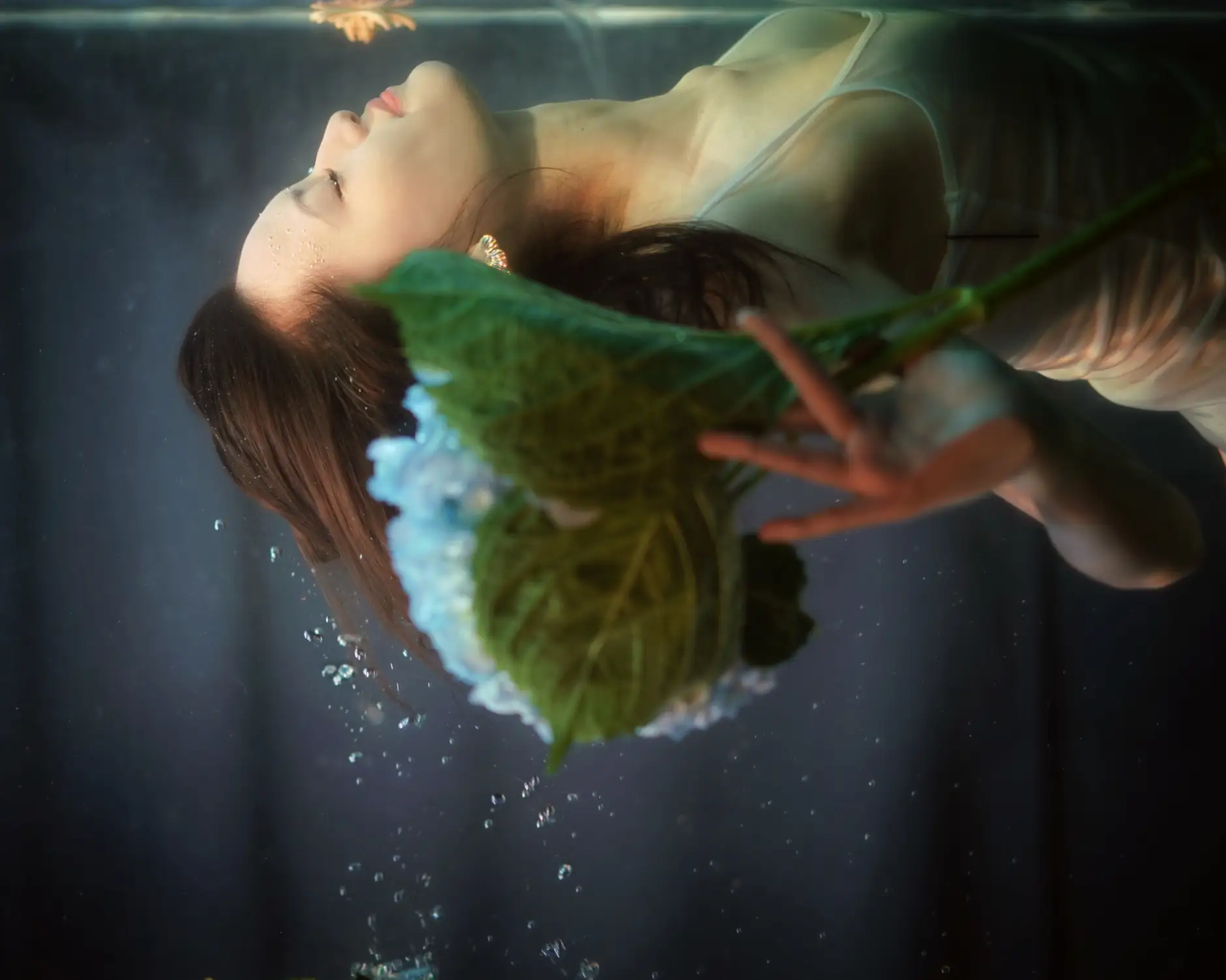 [YITUYU] 2022.09.05 Vol.1876 – Underwater Confession man ball#[28P]-1