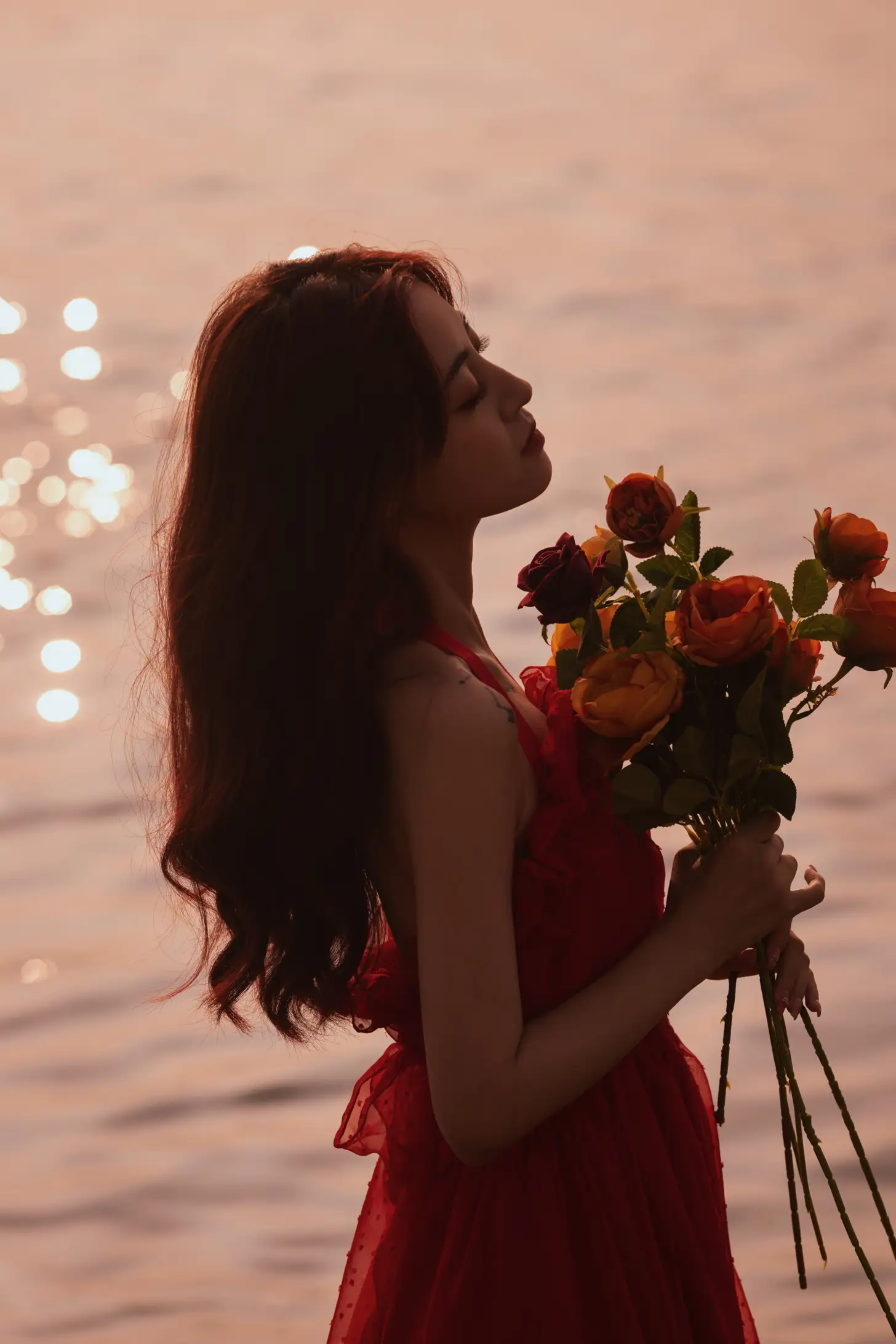 [YITUYU] 2022.09.02 Vol.1849 – Sunset at the seaside and girl in red dress Yixuan-#[33P]-1