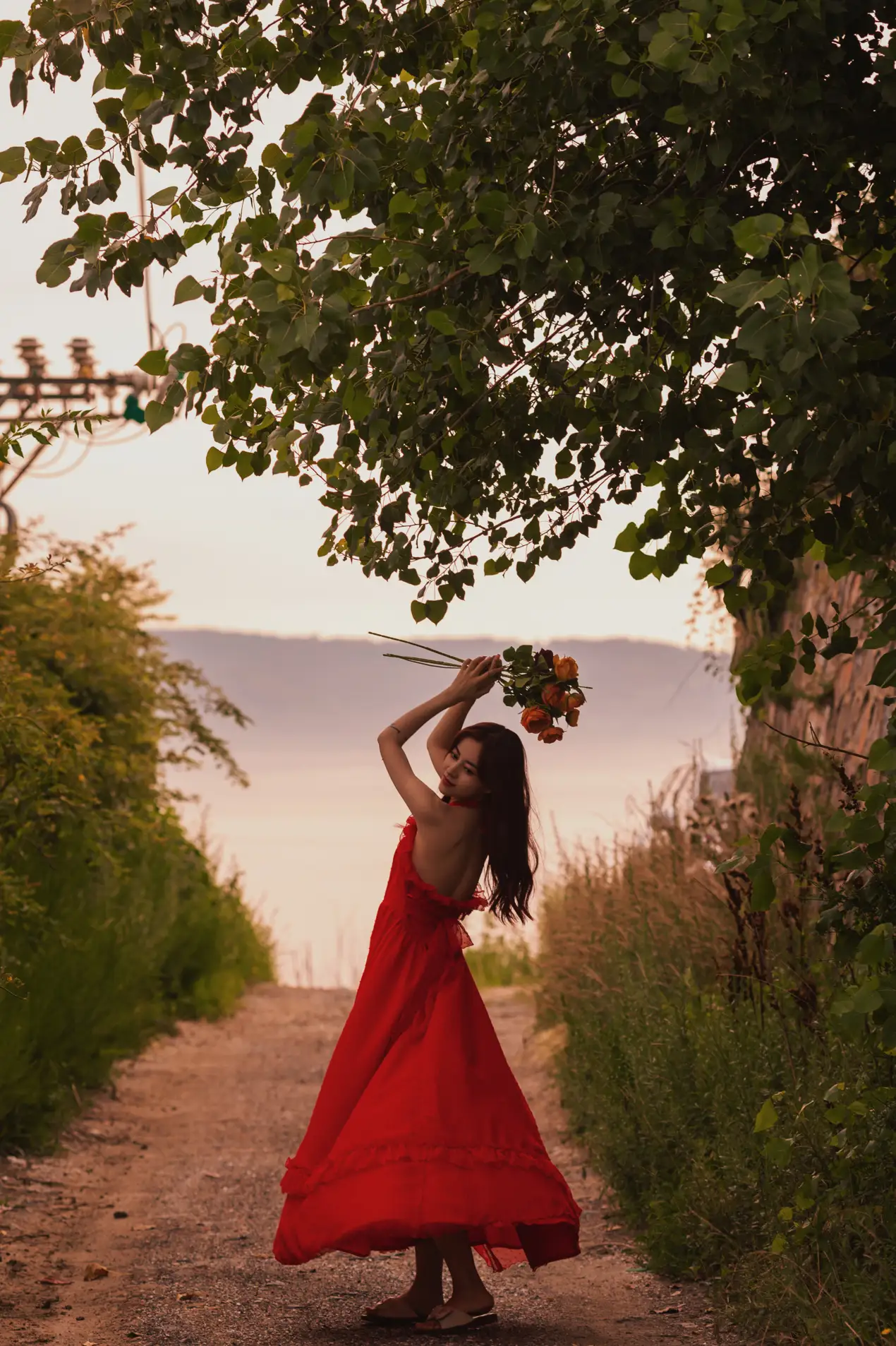 [YITUYU] 2022.09.02 Vol.1849 – Sunset at the seaside and girl in red dress Yixuan-#[33P]-5