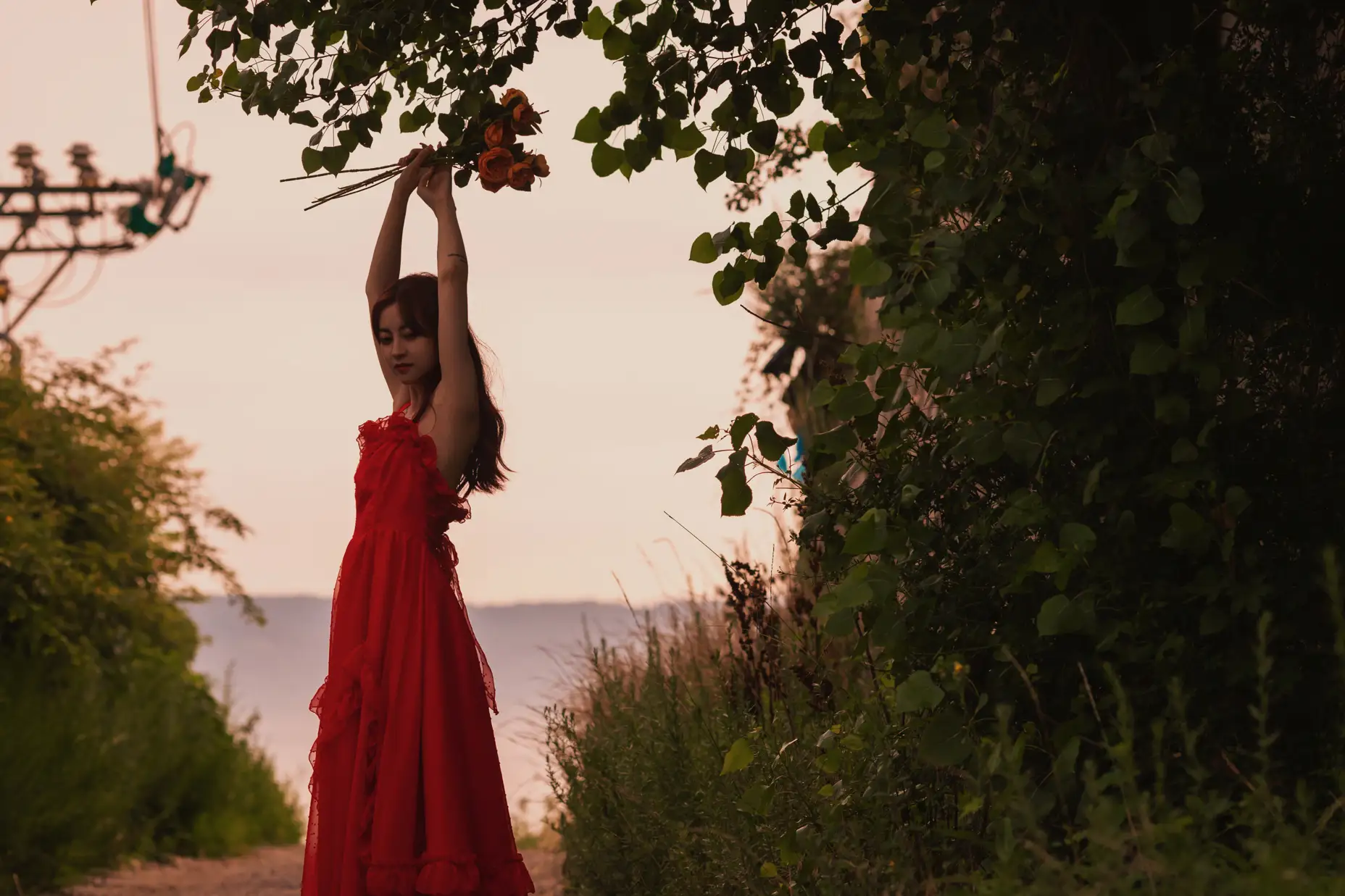 [YITUYU] 2022.09.02 Vol.1849 – Sunset at the seaside and girl in red dress Yixuan-#[33P]-6
