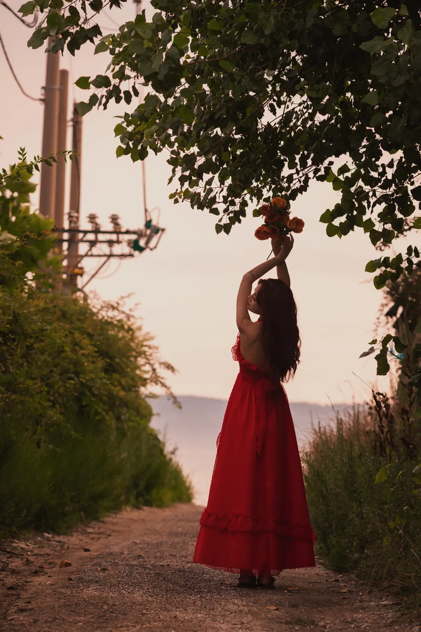[YITUYU] 2022.09.02 Vol.1849 – Sunset at the seaside and girl in red dress Yixuan-#[33P]-7