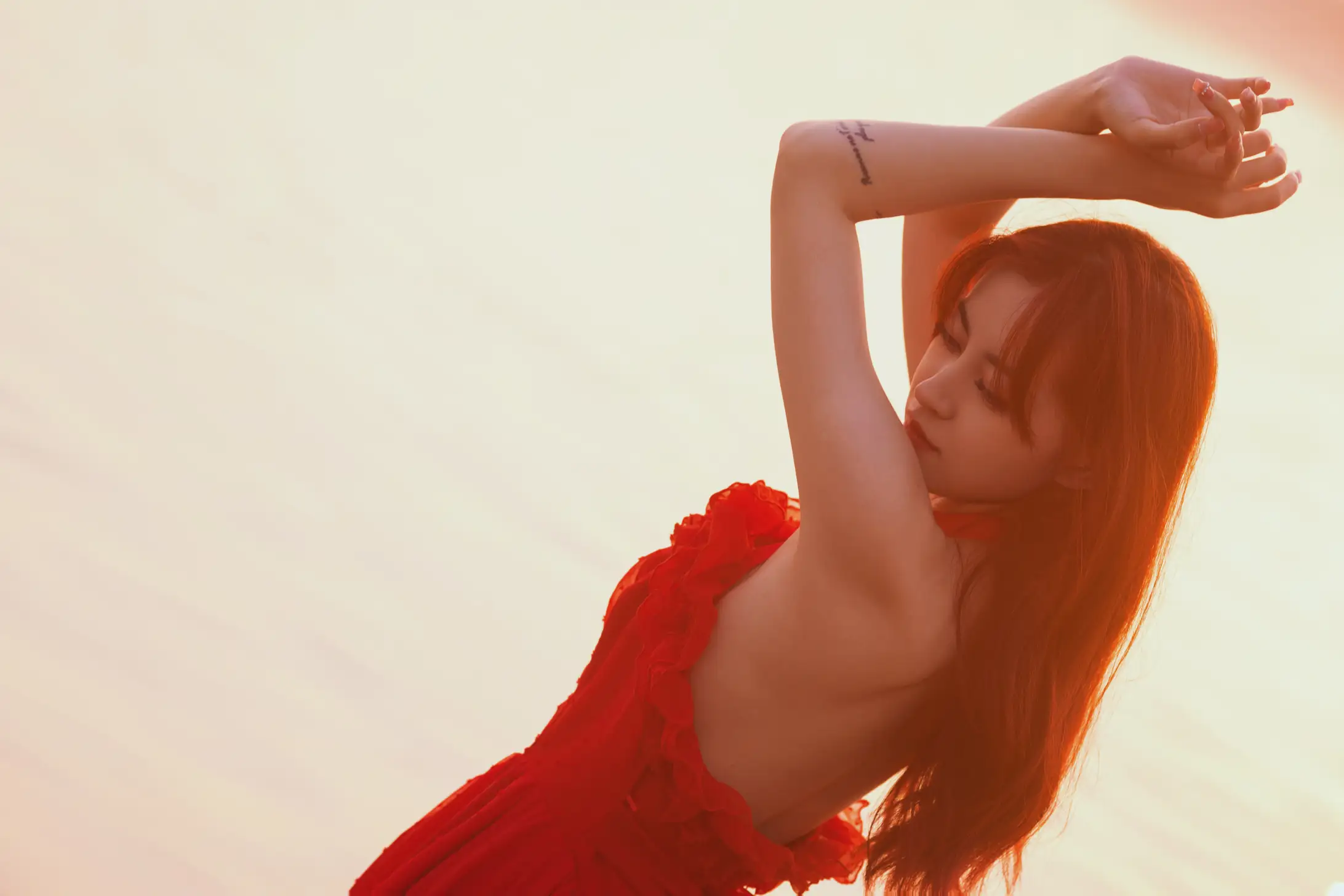 [YITUYU] 2022.09.02 Vol.1849 – Sunset at the seaside and girl in red dress Yixuan-#[33P]-2