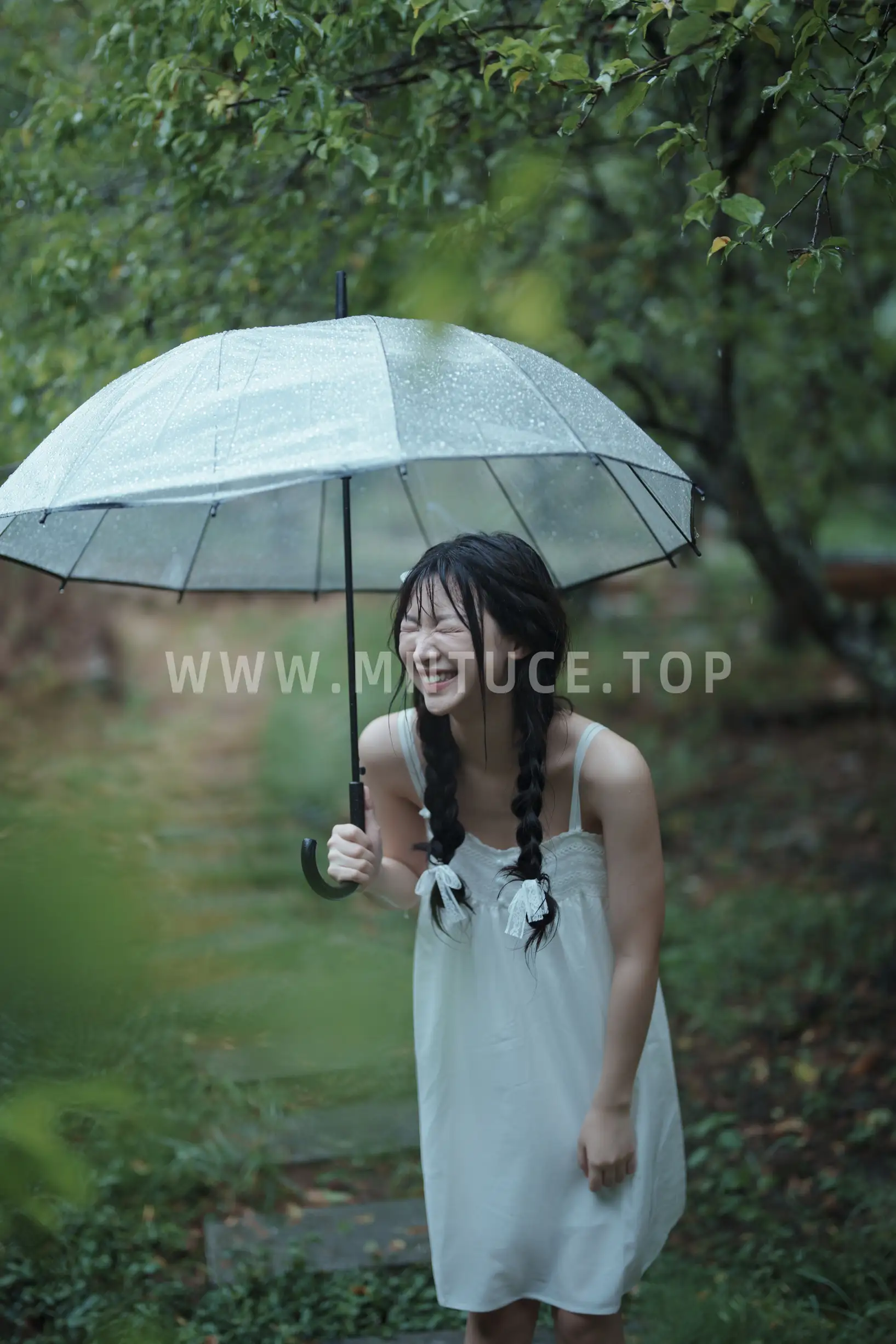 [YITUYU] 2022.09.12 Vol.1936 – Sweet and lusty, it’s hard not to love it. Mountain streams, refreshing all summer Qiqi#[57P]-8