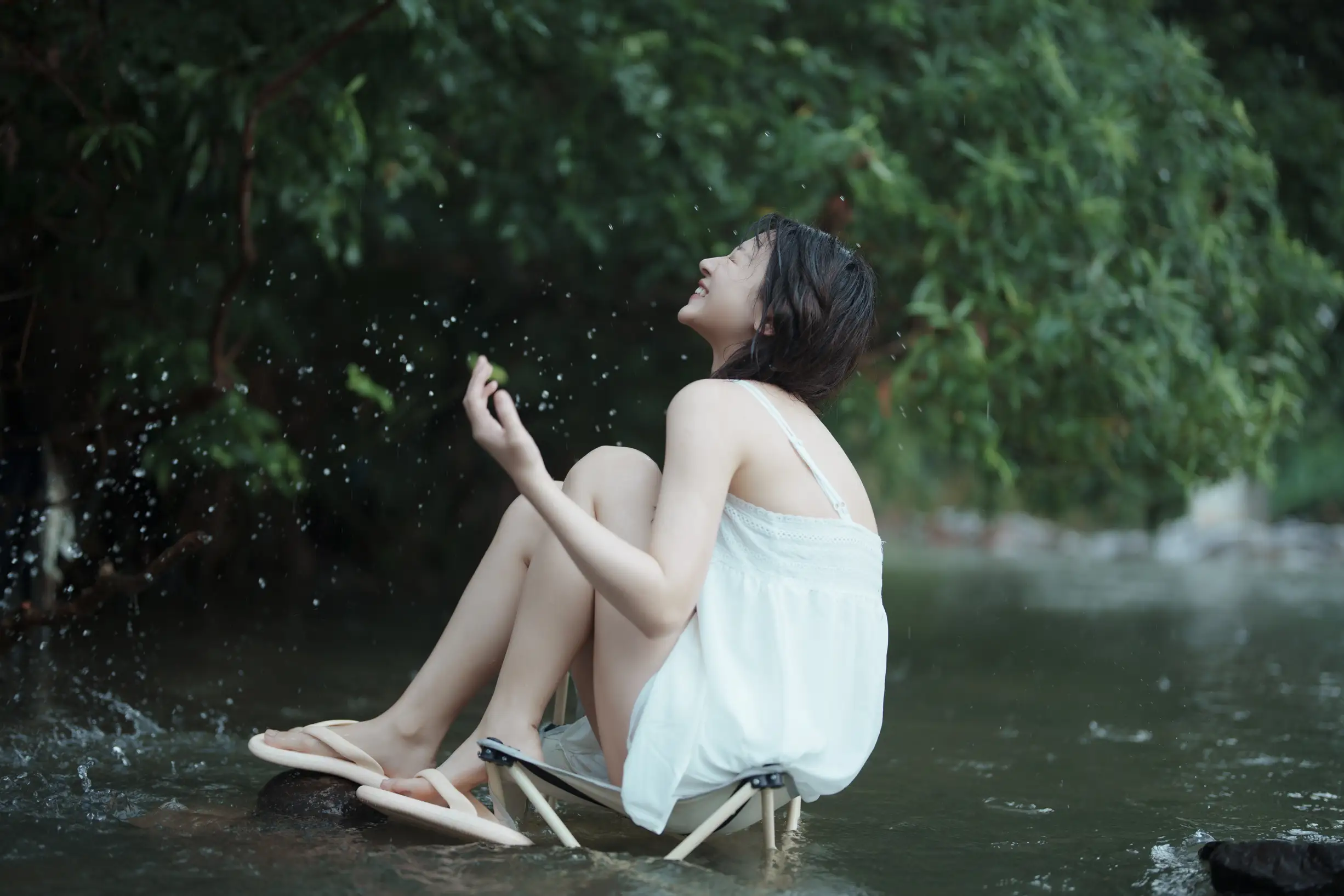 [YITUYU] 2022.09.12 Vol.1936 – Sweet and lusty, it’s hard not to love it. Mountain streams, refreshing all summer Qiqi#[57P]-1