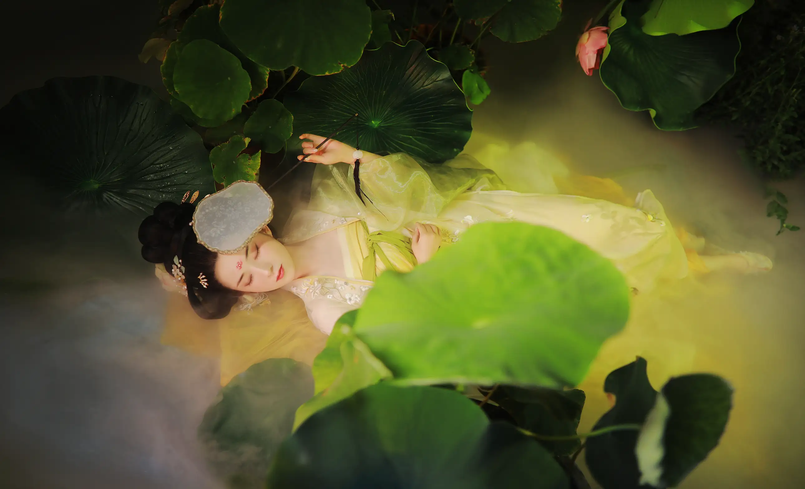 [YITUYU] 2022.09.09 Vol.1912 – Yun Xiang Clothes and Flowers Xiang Rong Ye Qingqiu#[32P]-1