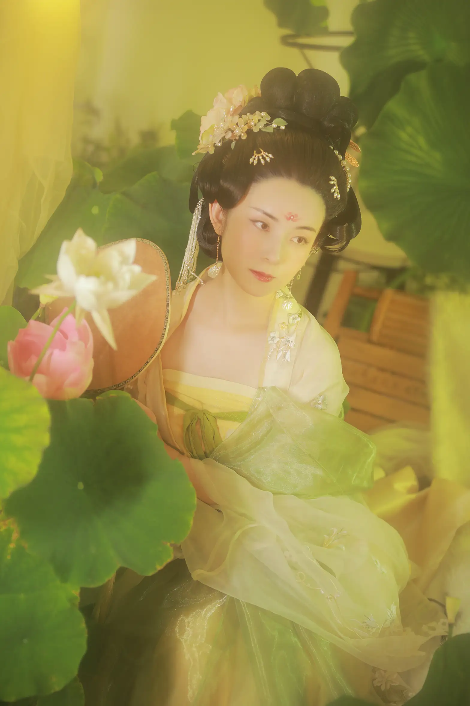 [YITUYU] 2022.09.09 Vol.1912 – Yun Xiang Clothes and Flowers Xiang Rong Ye Qingqiu#[32P]-1
