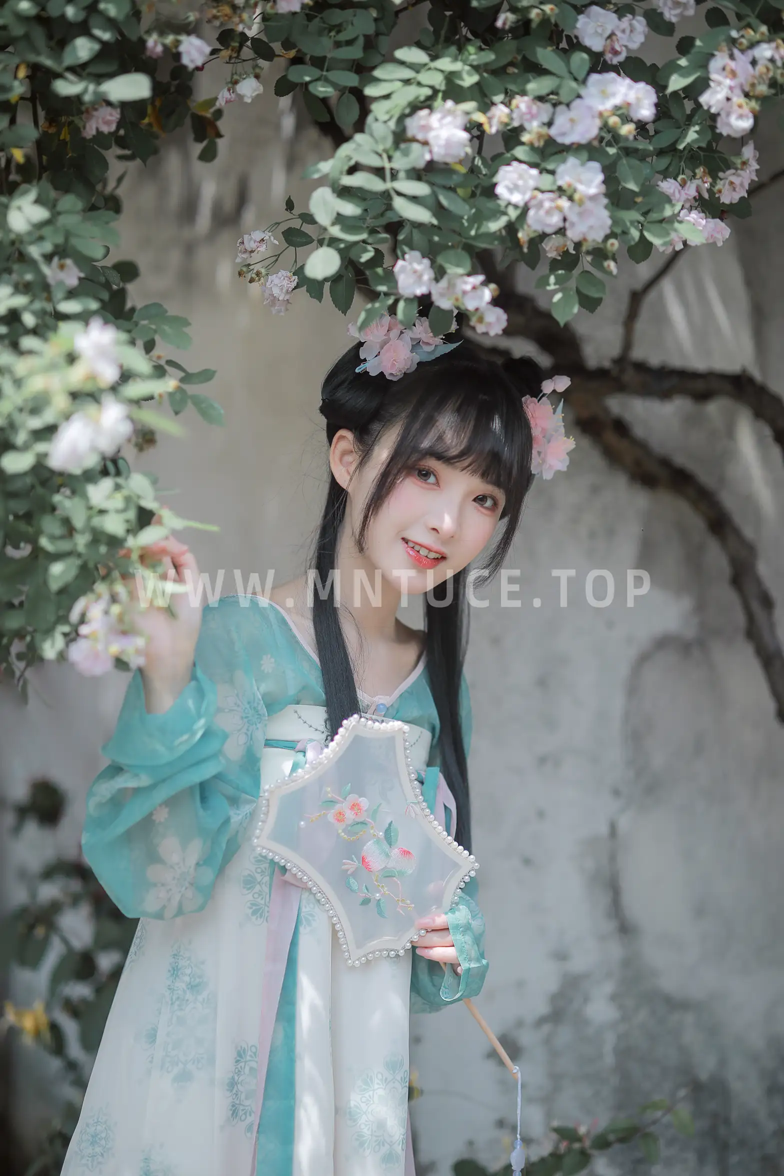 [YITUYU] 2022.06.14 Vol.1175 – Gradually blooming lotus and fallen rose Lily cub w#[20P]-4