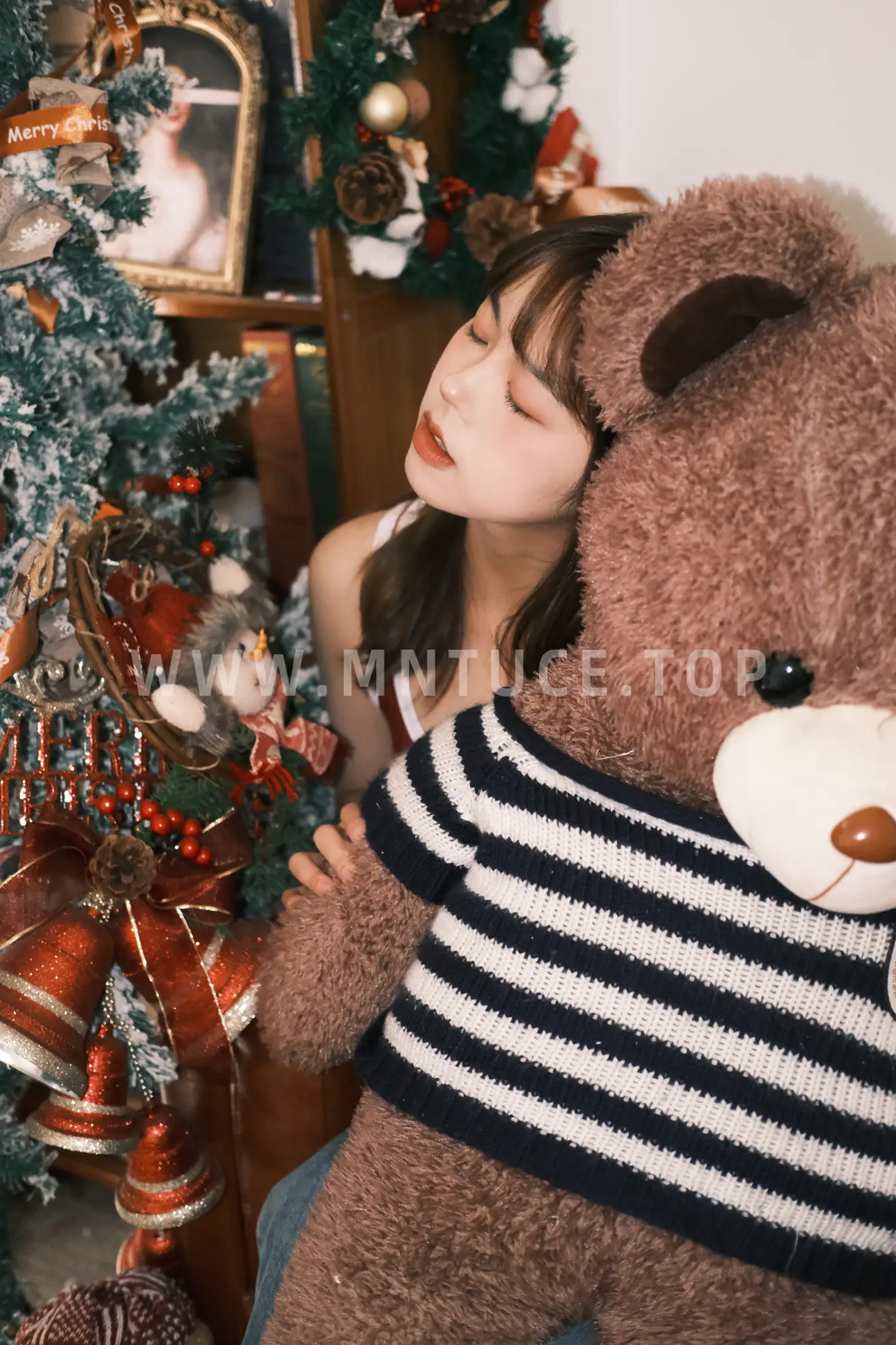 [YITUYU] 2022.11.18 Vol.2467 – Merry Christmas Haji Twist#[33P]-8
