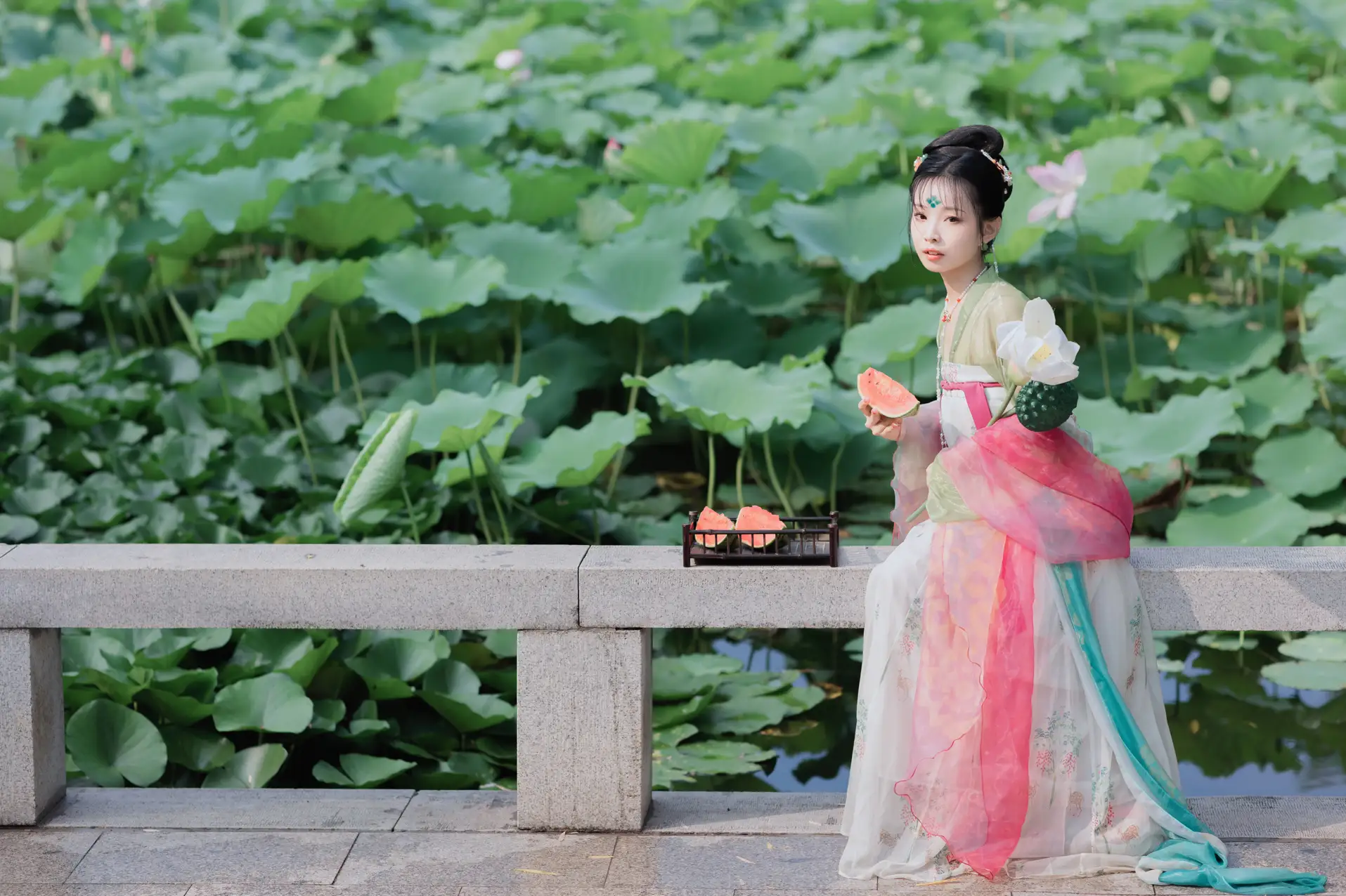 [YITUYU] 2022.11.19 Vol.2479 – Yurun Courtyard That year Jiang dipped into the moon#[33P]-1