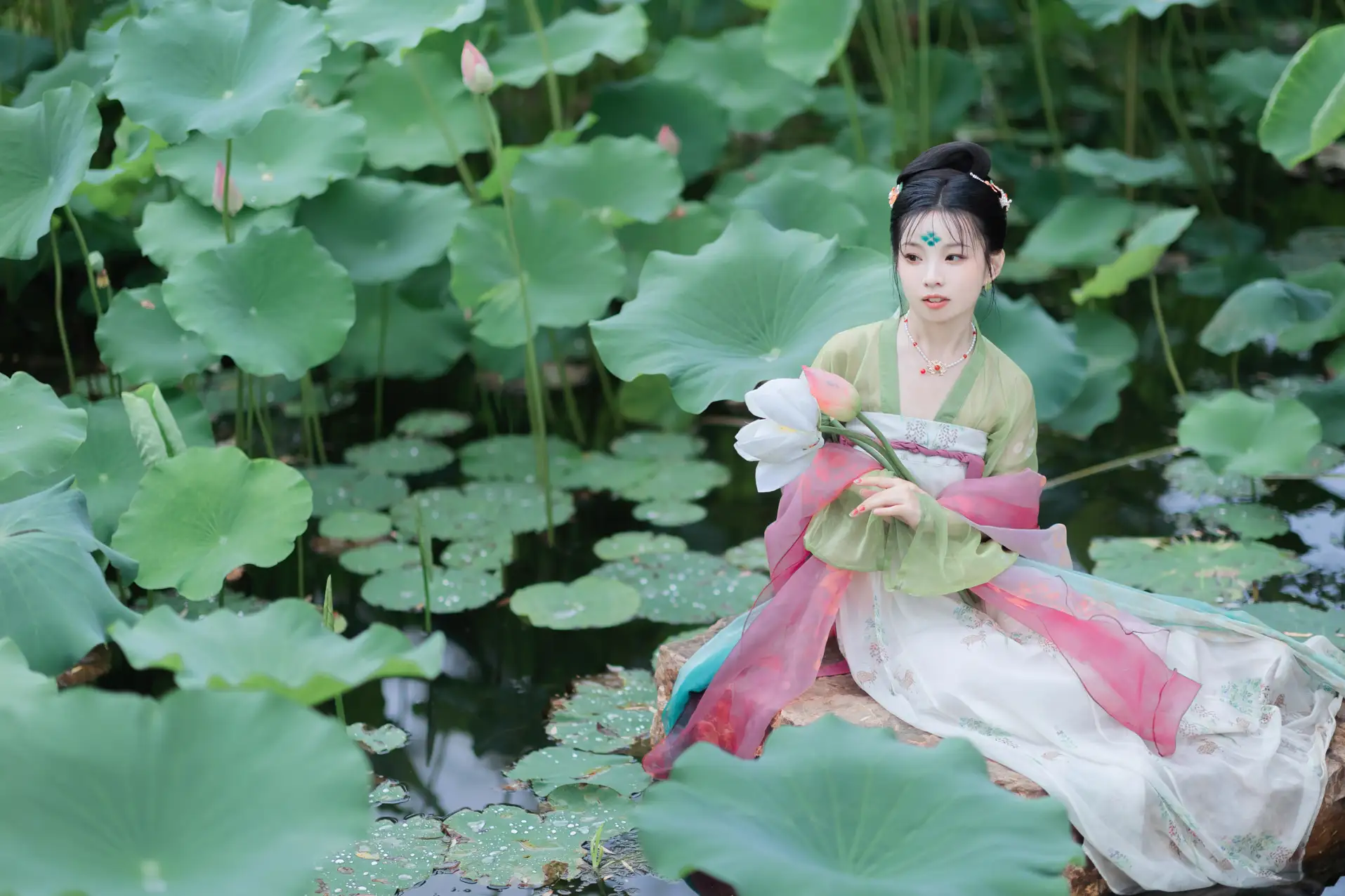 [YITUYU] 2022.11.19 Vol.2479 – Yurun Courtyard That year Jiang dipped into the moon#[33P]-9