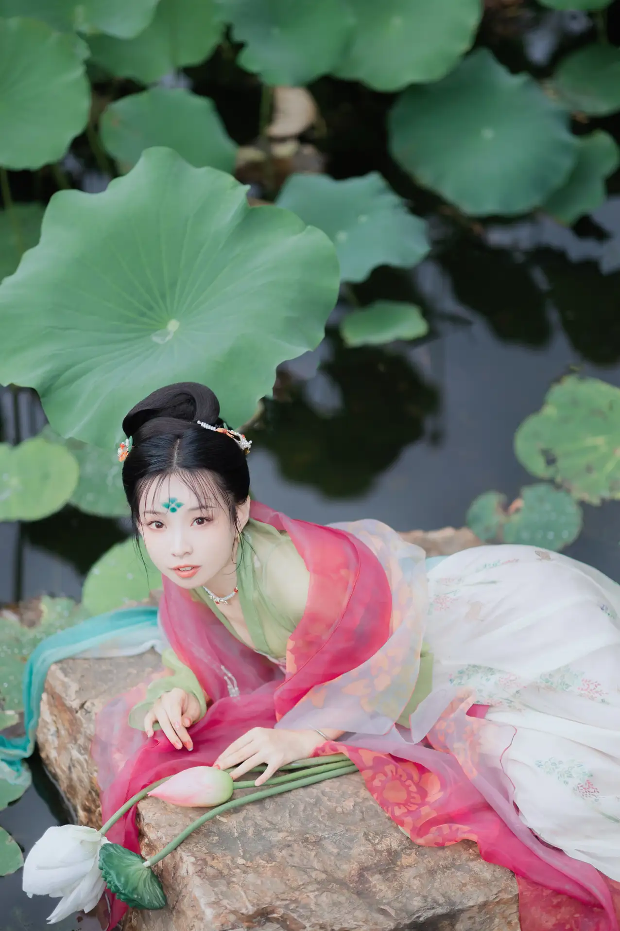 [YITUYU] 2022.11.19 Vol.2479 – Yurun Courtyard That year Jiang dipped into the moon#[33P]-1