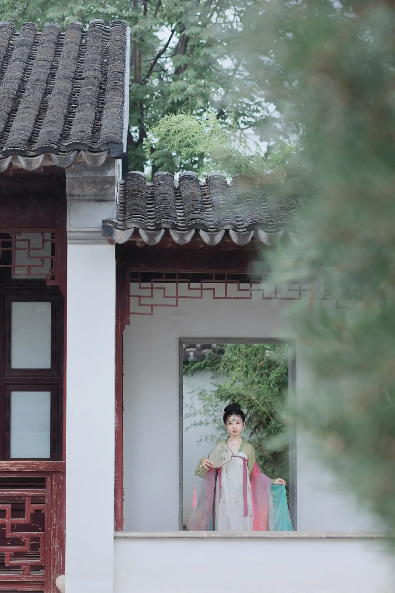 [YITUYU] 2022.11.19 Vol.2479 – Yurun Courtyard That year Jiang dipped into the moon#[33P]-1