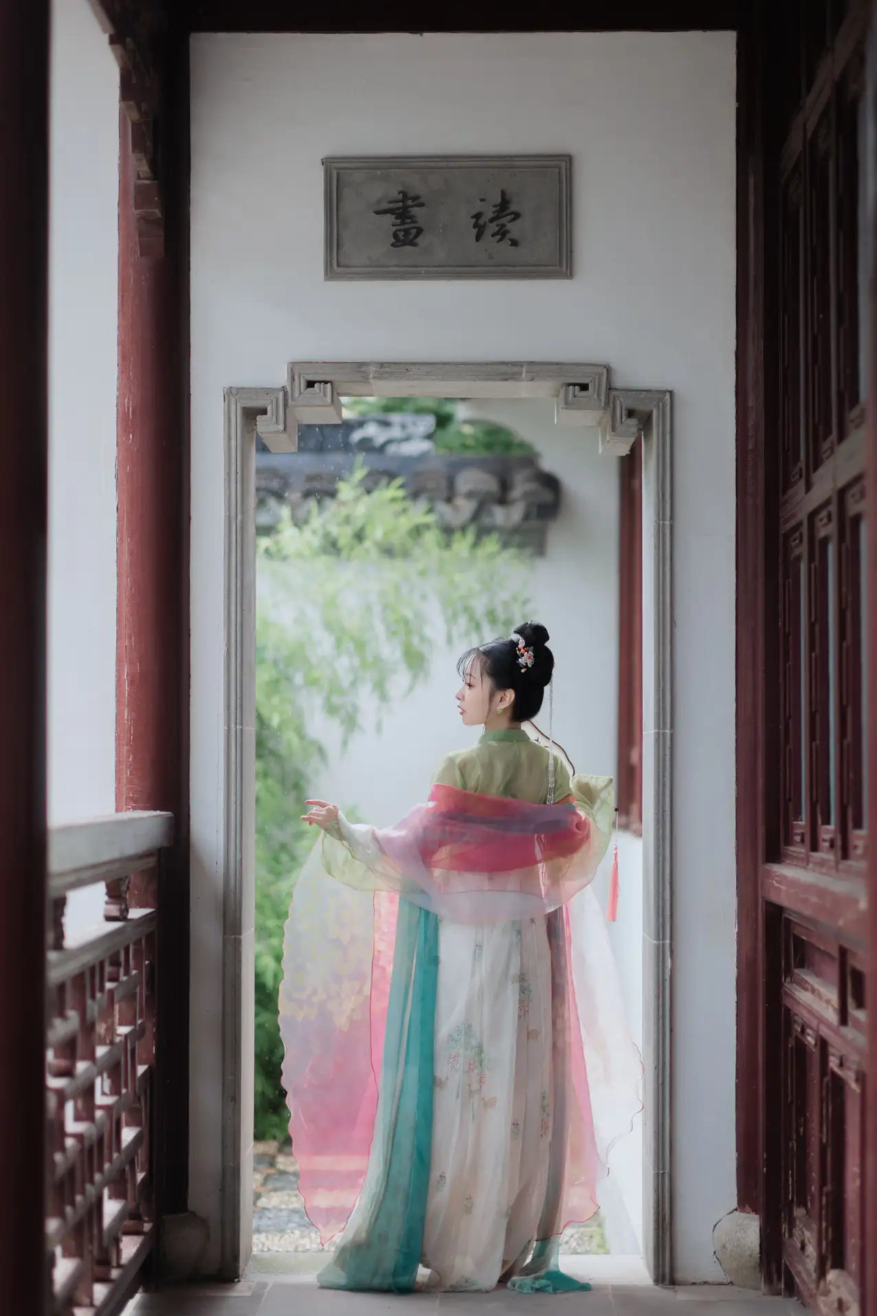 [YITUYU] 2022.11.19 Vol.2479 – Yurun Courtyard That year Jiang dipped into the moon#[33P]-2
